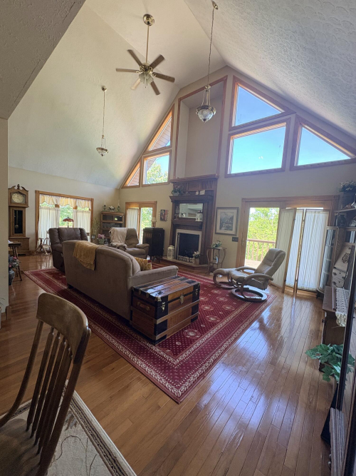 Listing Image 137