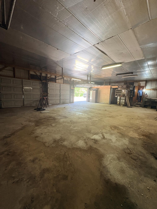 Listing Image 179