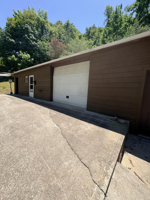 Listing Image 180