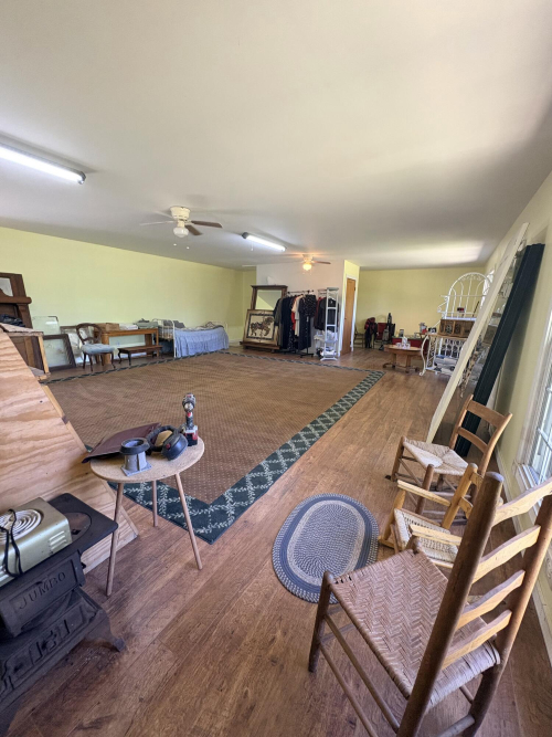 Listing Image 185