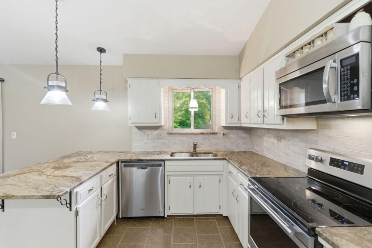 Listing Image 19