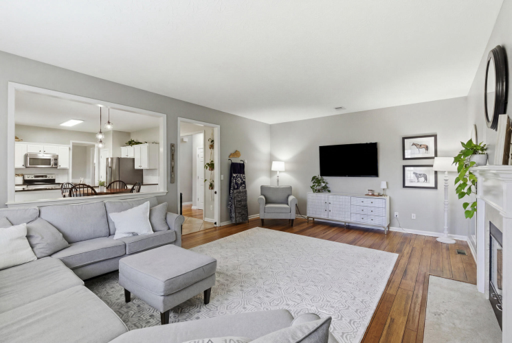 Listing Image 14