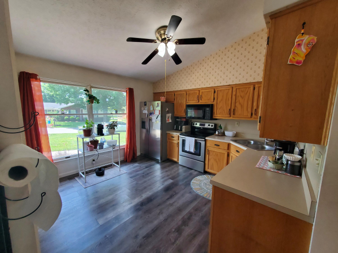 Listing Image 16
