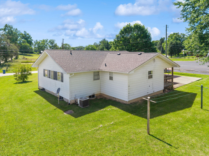 Listing Image 12