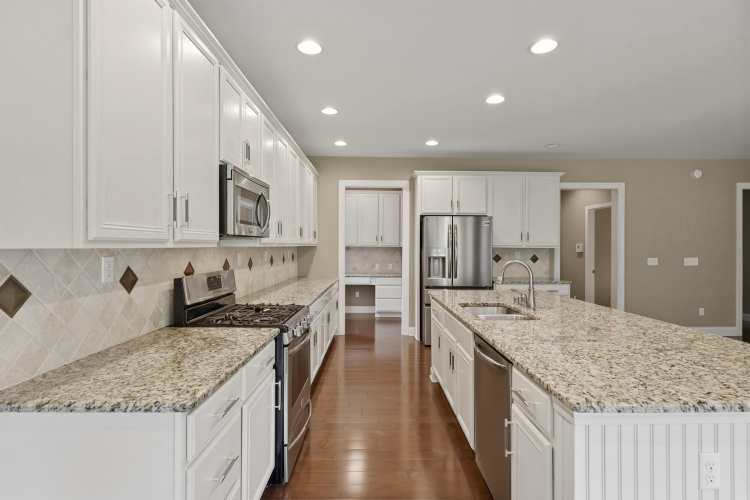 Listing Image 19