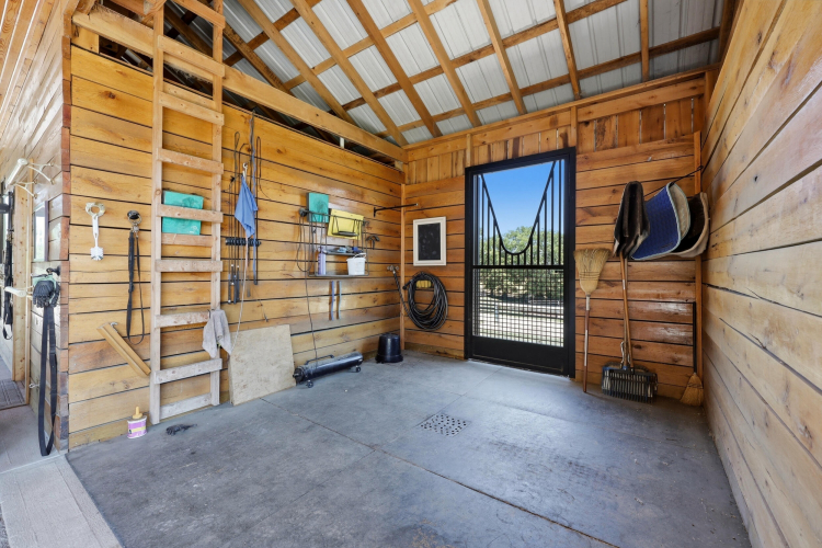 Listing Image 74