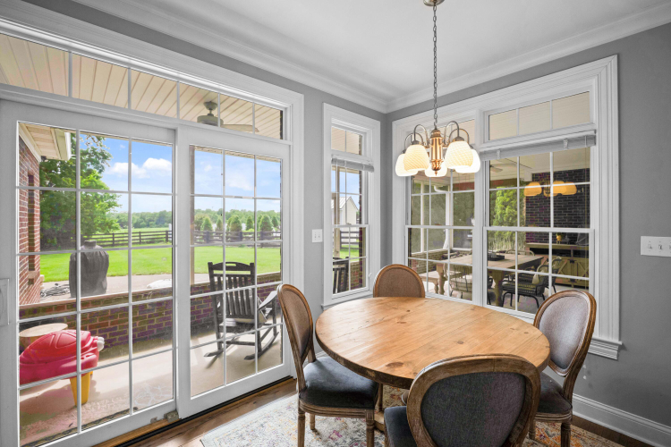 Listing Image 8