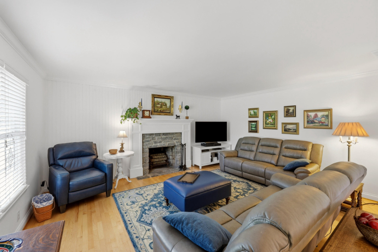 Listing Image 16
