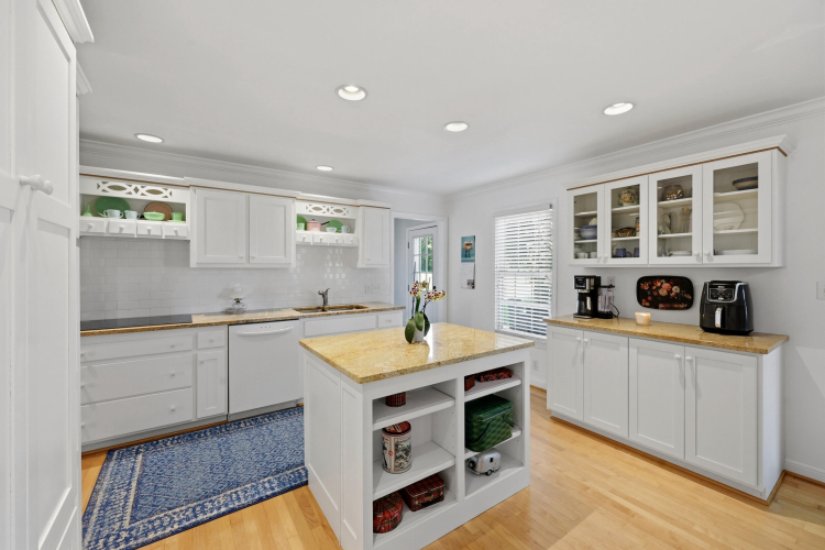 Listing Image 18