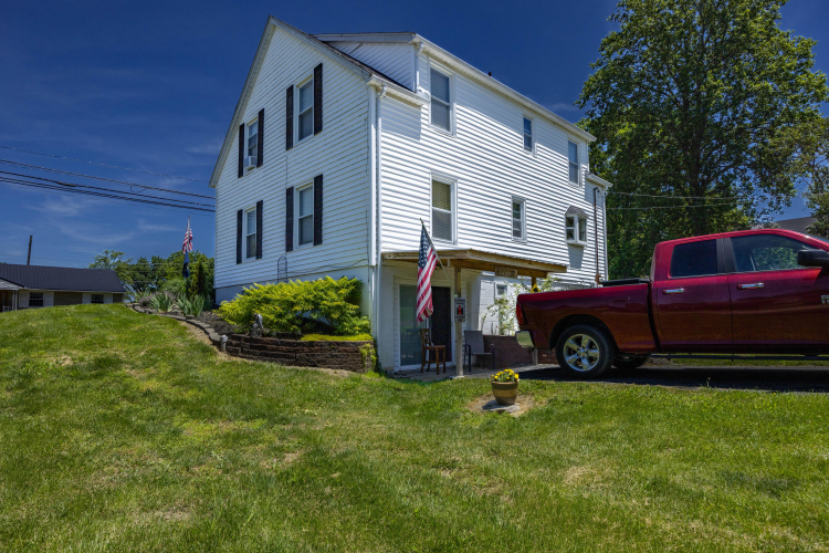 Listing Image 5