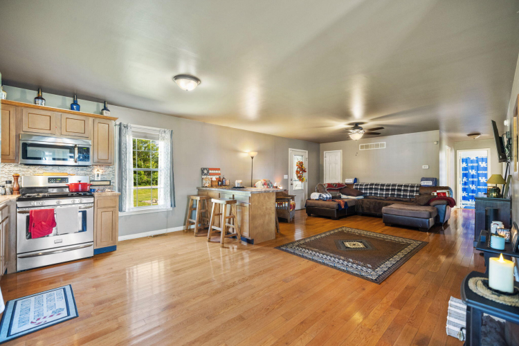 Listing Image 19
