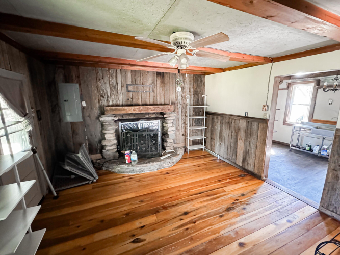 Listing Image 12