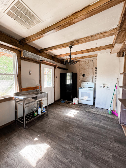 Listing Image 7