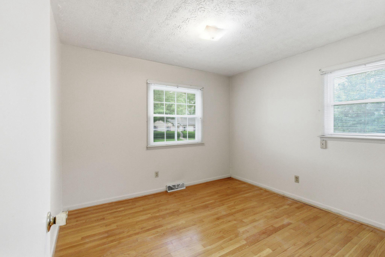 Listing Image 24