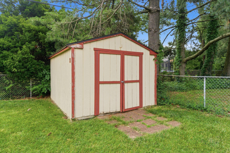 Listing Image 36