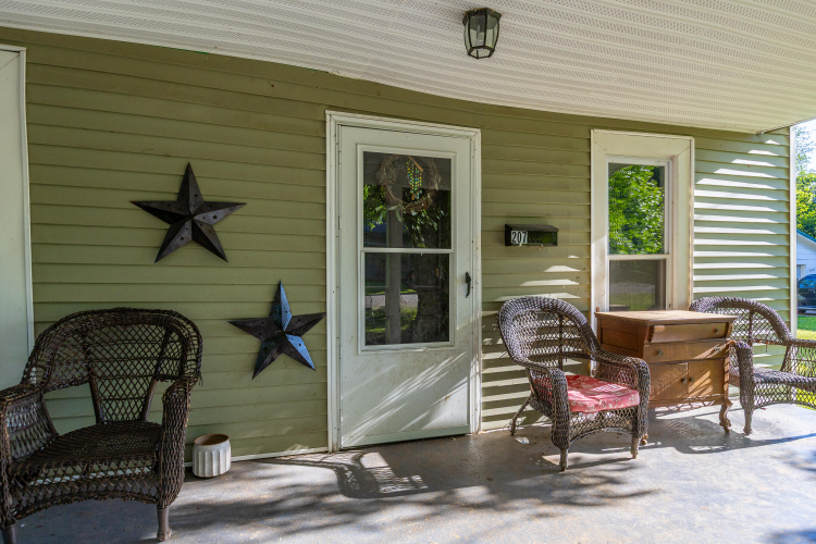 Listing Image 5