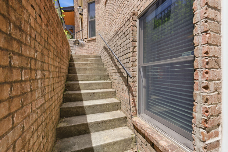 Listing Image 101