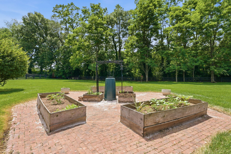 Listing Image 105