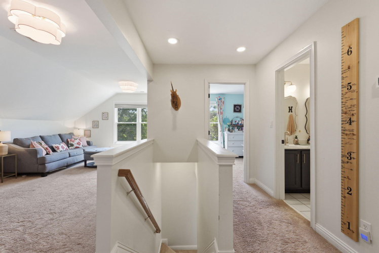 Listing Image 54
