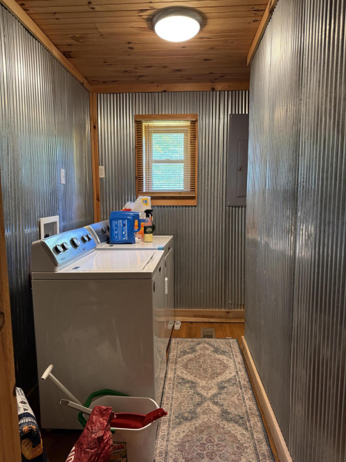 Listing Image 10