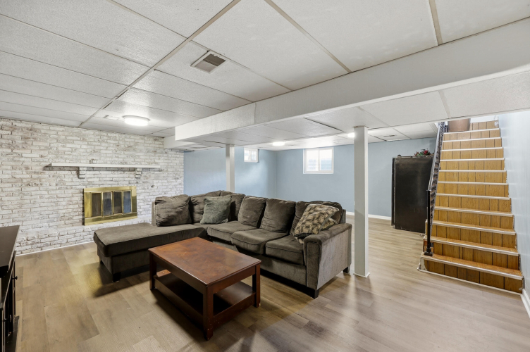 Listing Image 17