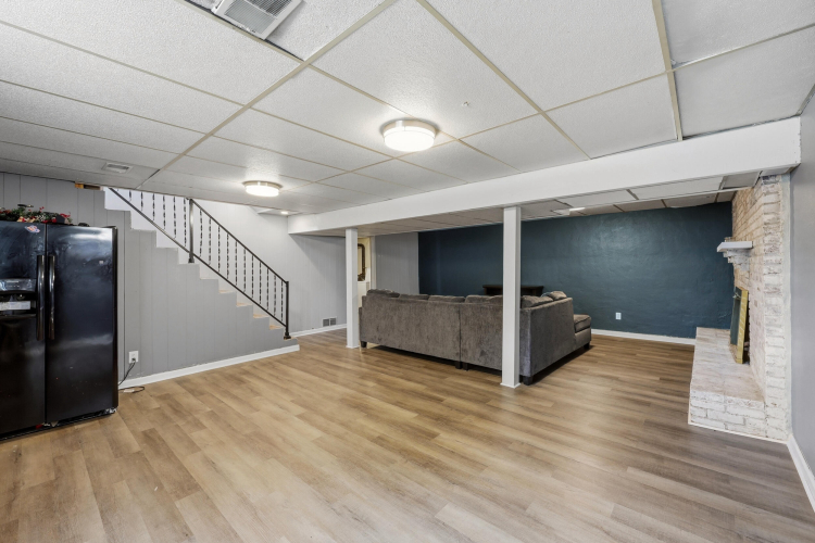 Listing Image 19
