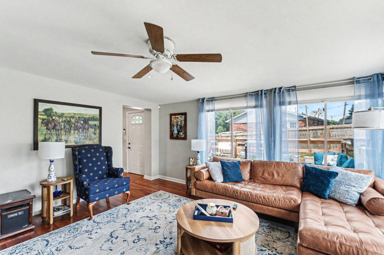Listing Image 7