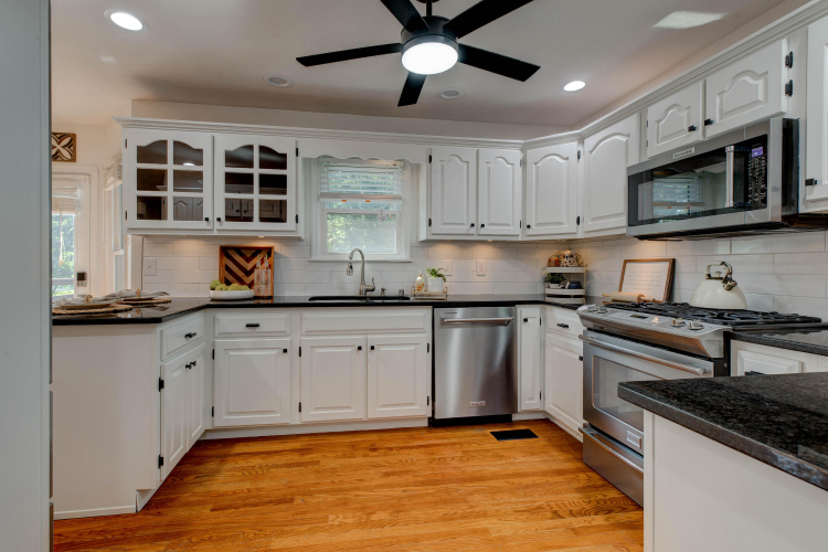Listing Image 15