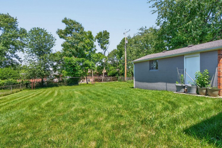 Listing Image 19
