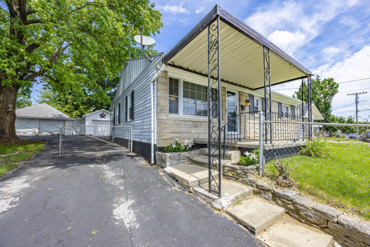 Listing Image 3