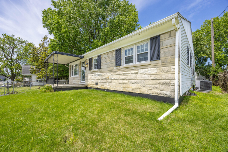 Listing Image 6