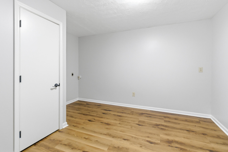Listing Image 50