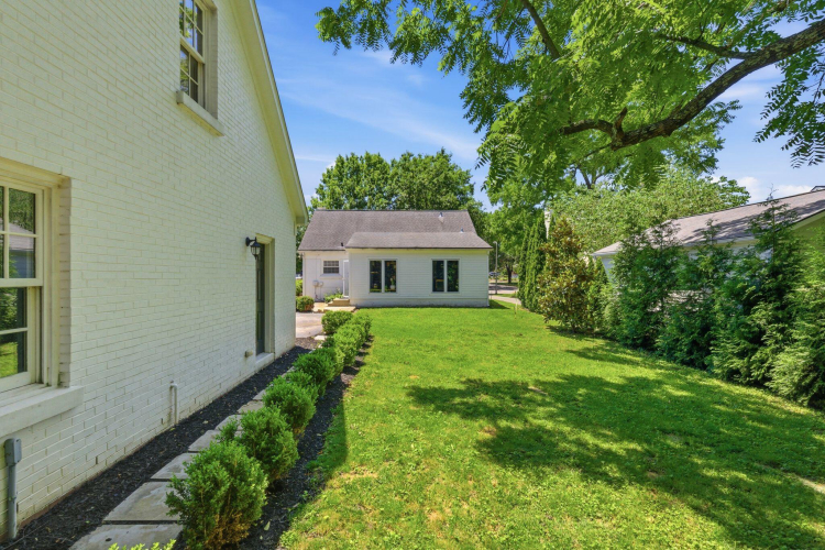 Listing Image 42
