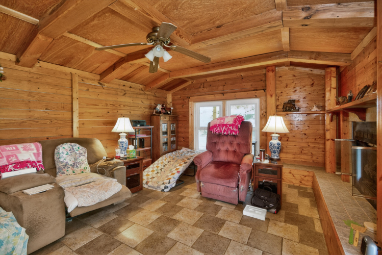 Listing Image 17