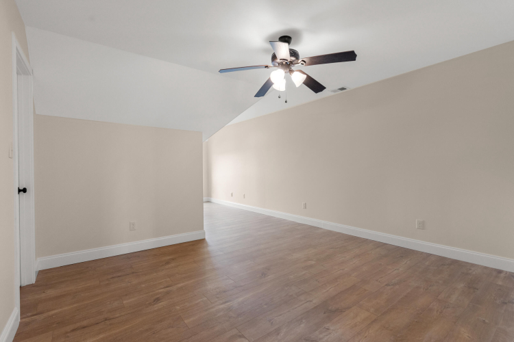 Listing Image 54