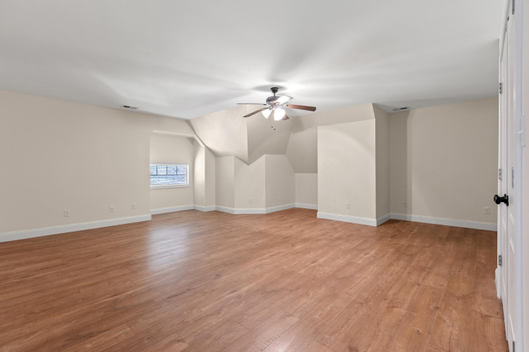 Listing Image 56