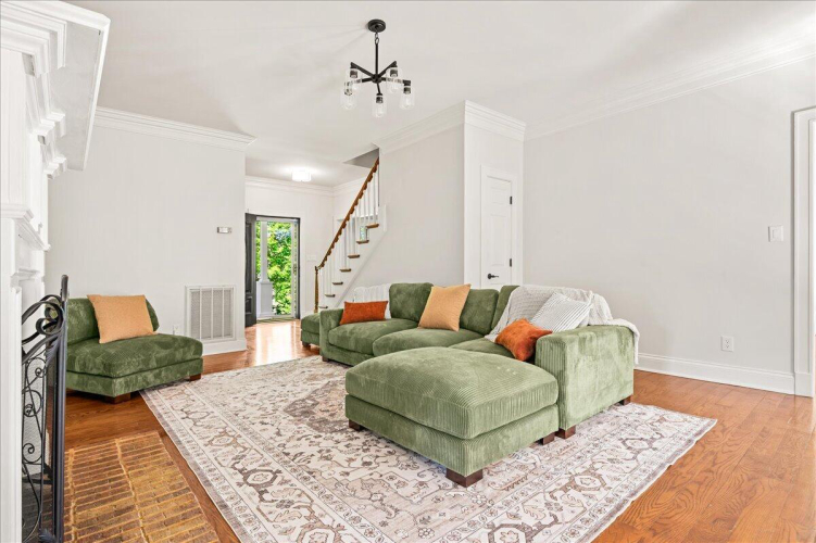 Listing Image 18