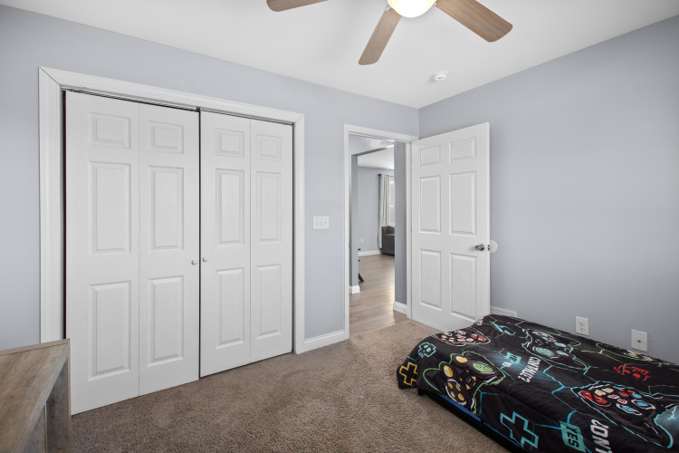Listing Image 13