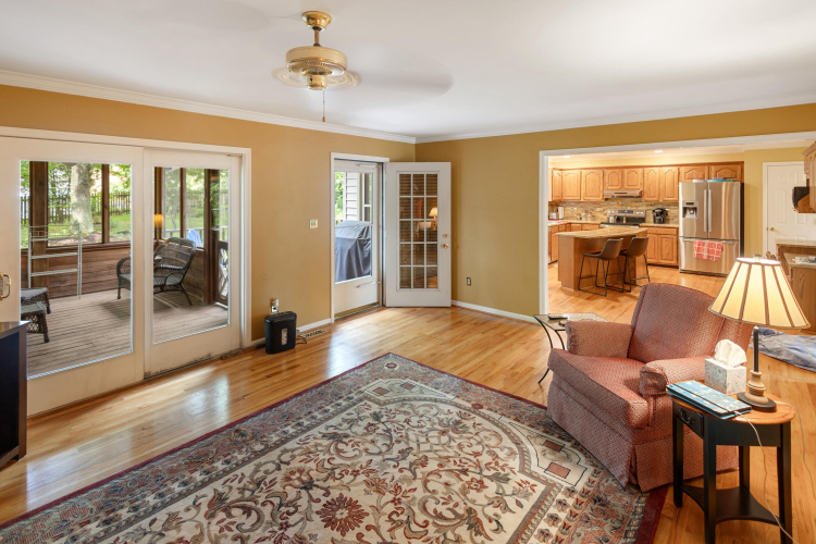 Listing Image 9