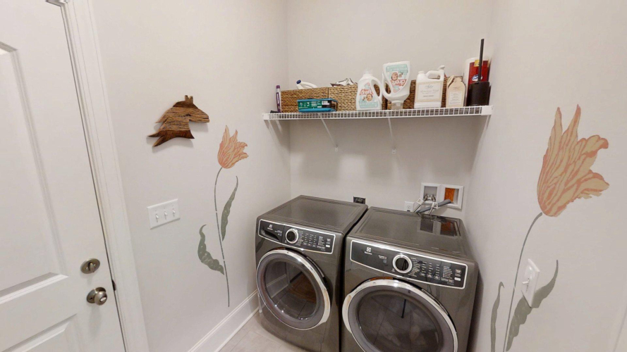 Listing Image 16
