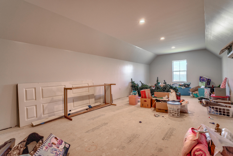 Listing Image 40