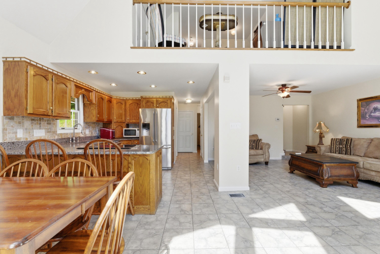 Listing Image 14