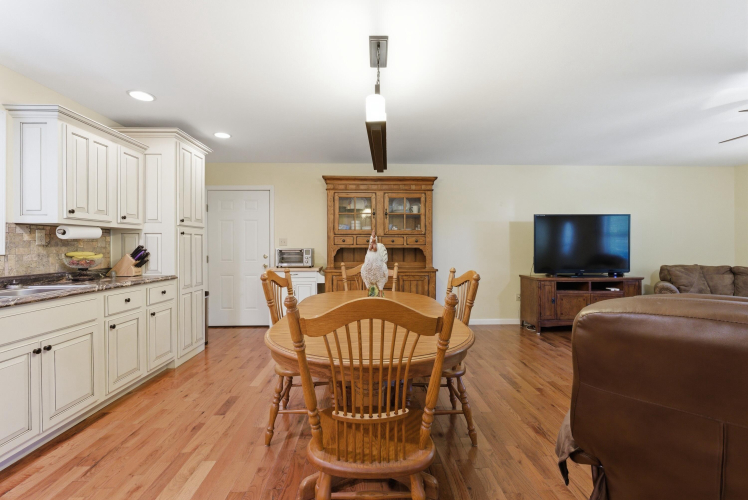 Listing Image 13