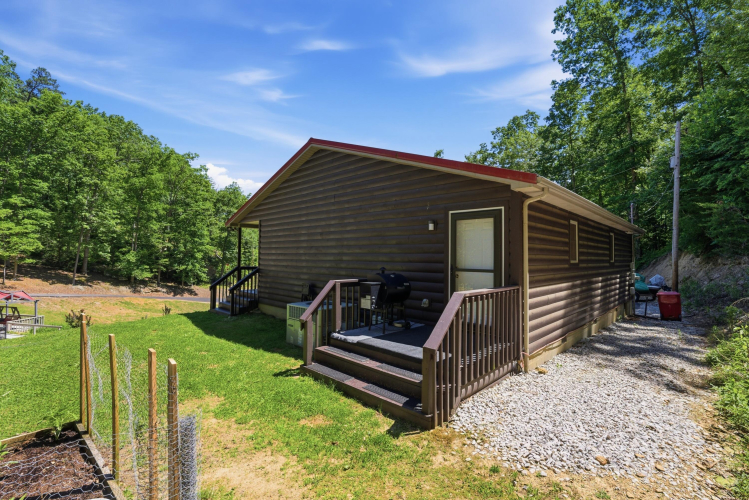 Listing Image 4