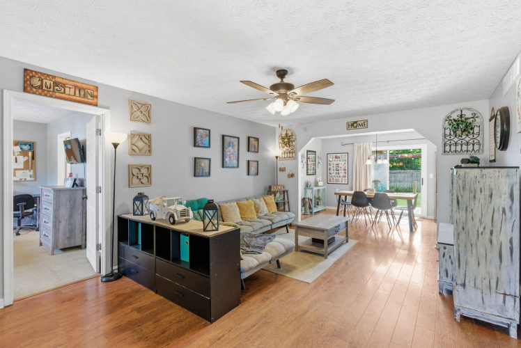 Listing Image 13
