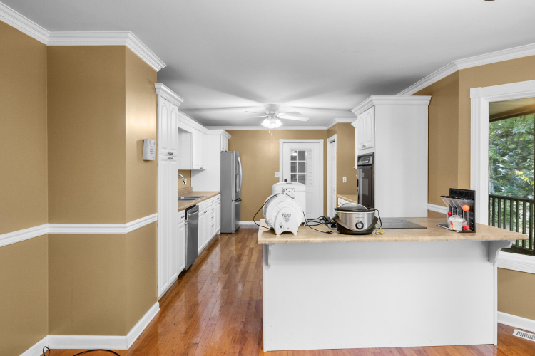 Listing Image 16