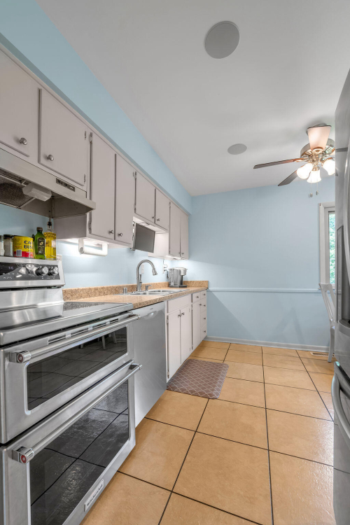 Listing Image 7