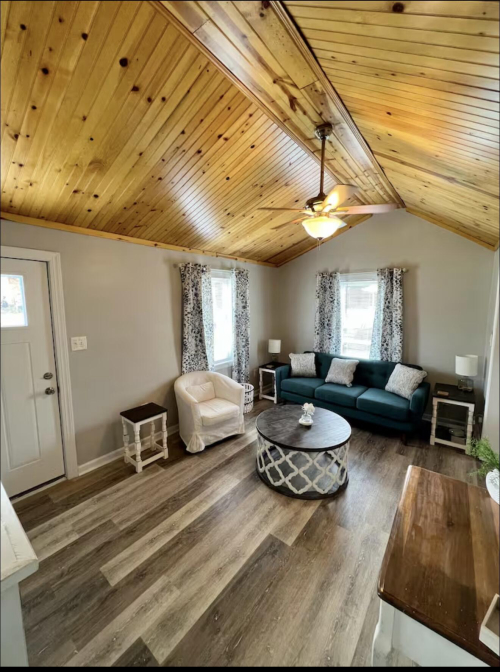 Listing Image 5