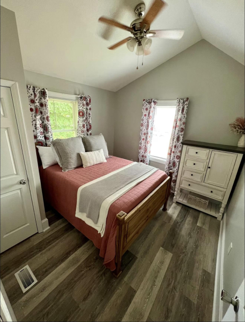 Listing Image 8
