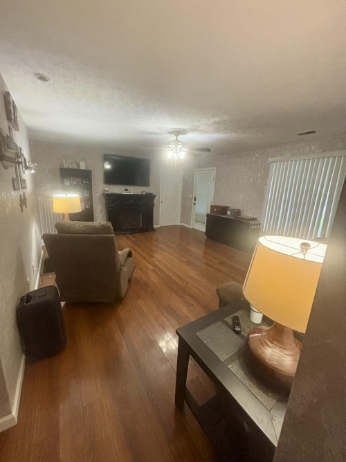 Listing Image 23